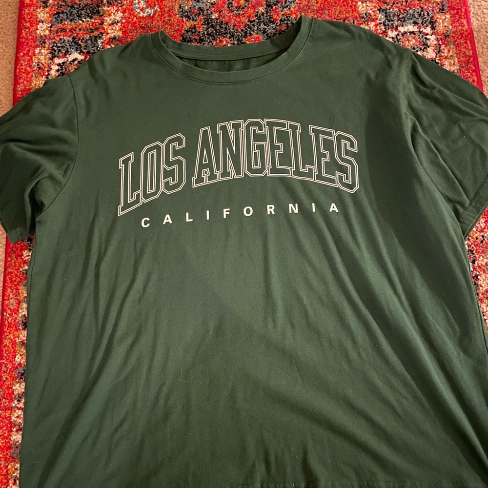 Womens green Los Angeles graphic tee. Size XL.